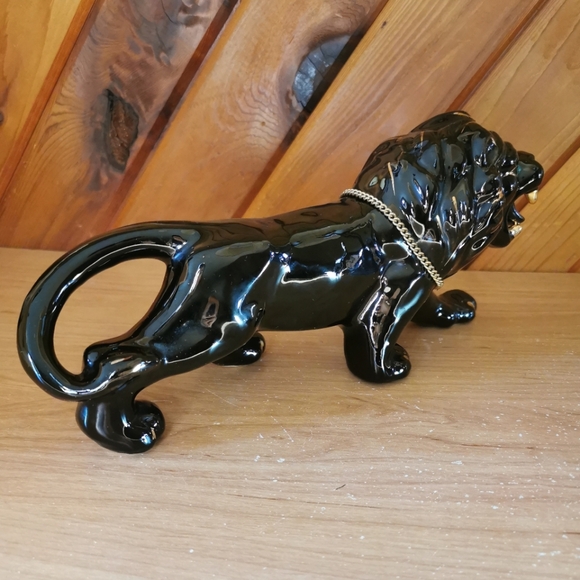 Vintage Black Lion with Green Jewel Eyes - Picture 5 of 10